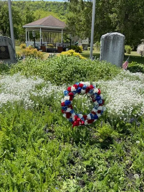 patriotic memorial wreath